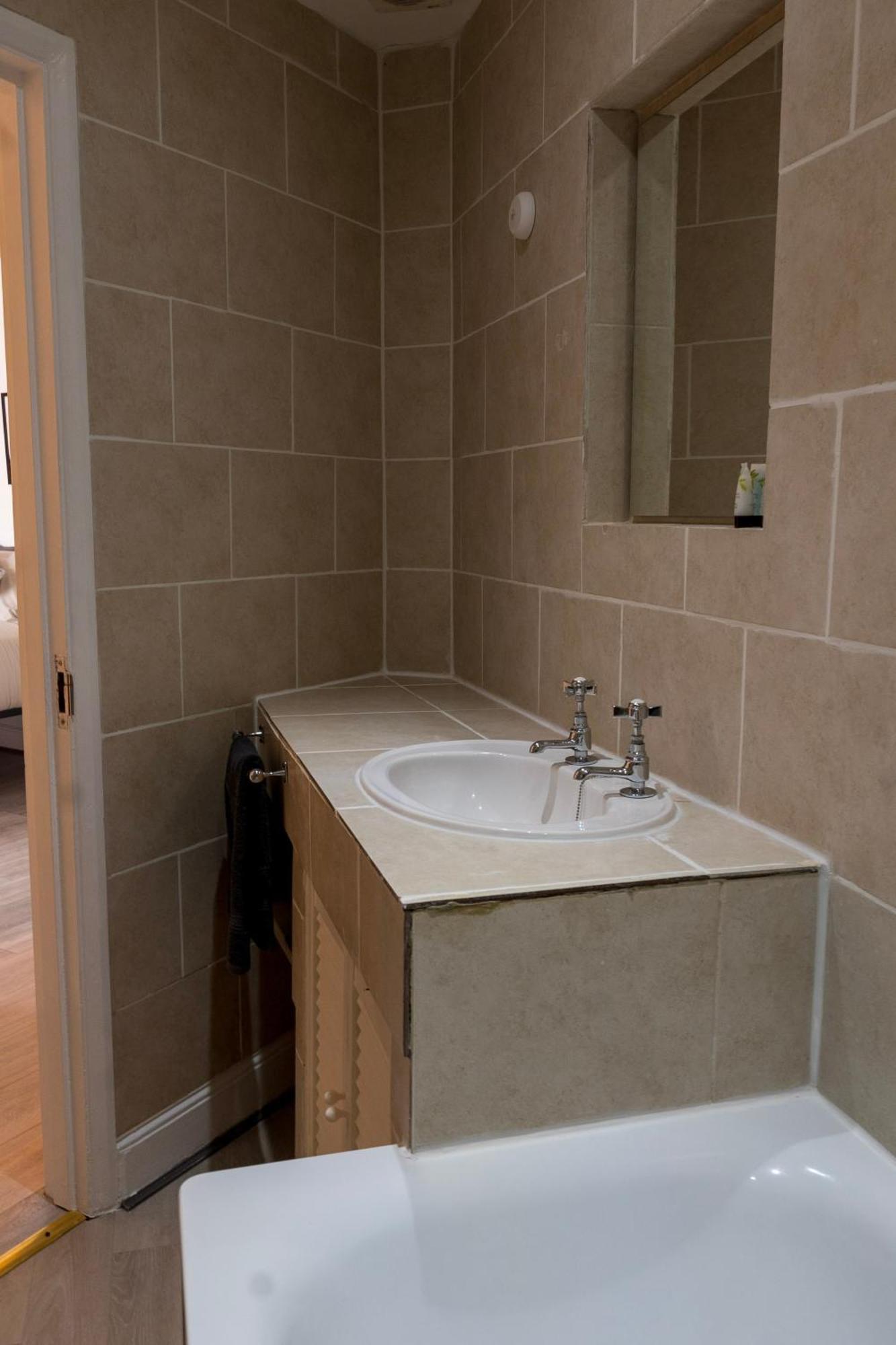 5C- Stylish Urban Retreat - Spacious 2 Bed Flat London Kültér fotó
